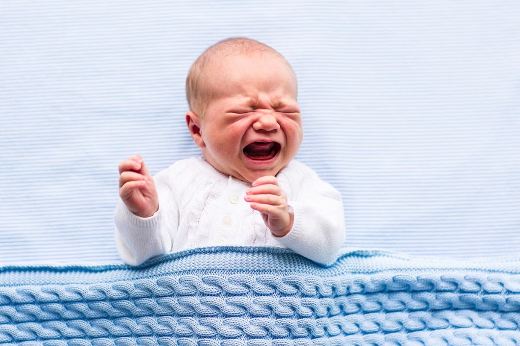 پزشکان چگونه معمای کودکی را که بی‌وقفه گریه می‌کرد، حل کردند؟