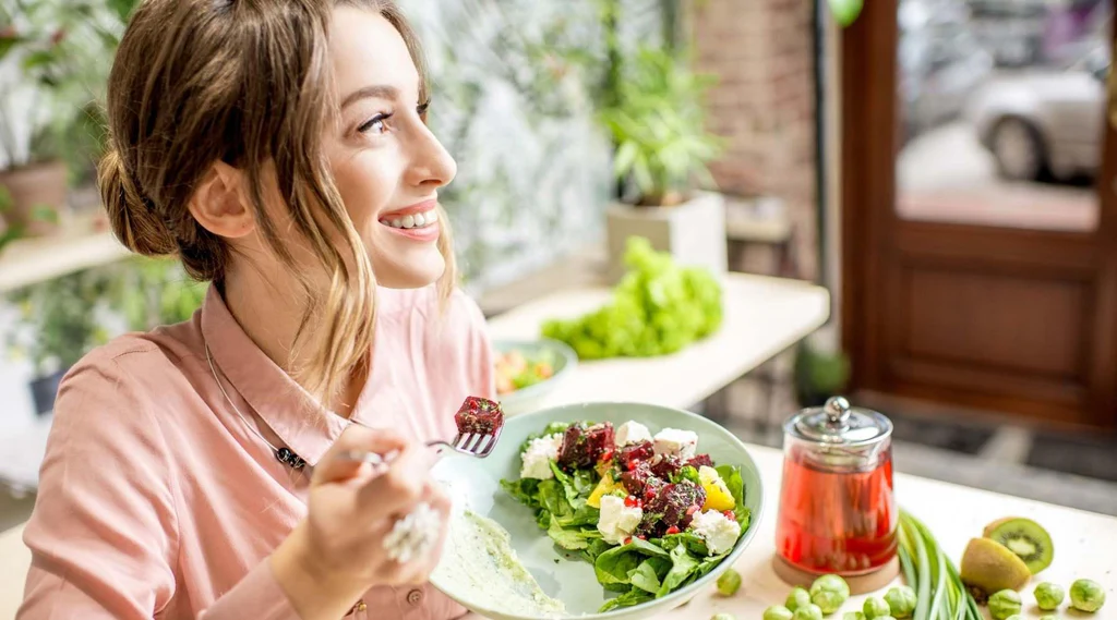 1735585399 129 تاثیر رژیم وگان بر بدن مزیای و معایب رژیم وگان.webp