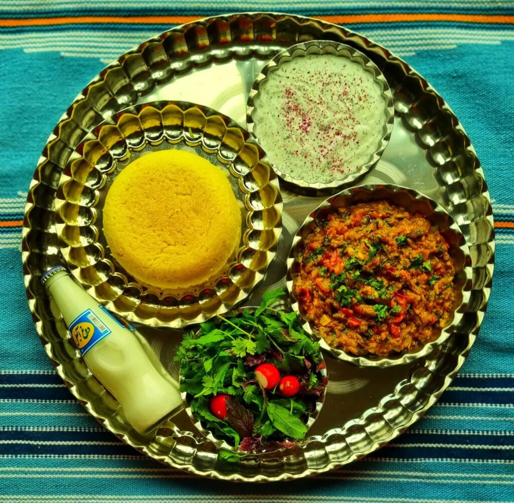 طرز تهیه ملاقورمه مازندرانی بدون گوشت و مرغ با بادمجان به روش سنتی