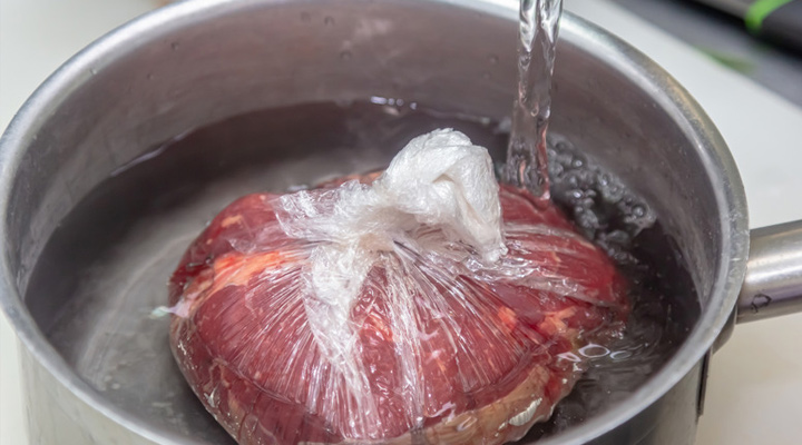 1758537584 776 گوشت تازه و منجمد چه تفاوت‌هایی دارند؟ آیا گوشت تازه